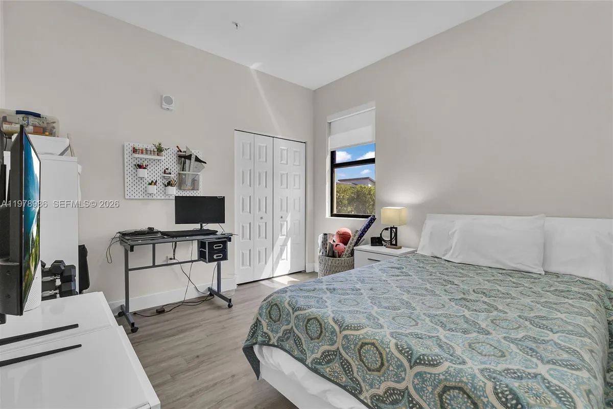 7925 NW 104th Ave # 28, Doral FL 33178