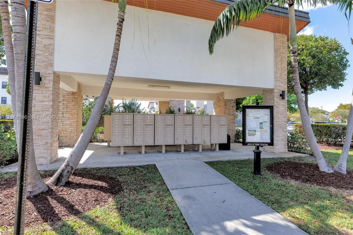 7925 NW 104th Ave # 28, Doral FL 33178