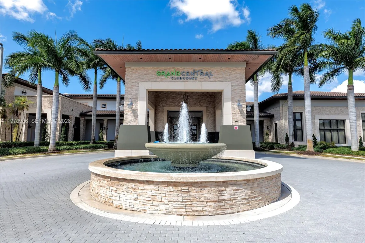 7925 NW 104th Ave # 28, Doral FL 33178