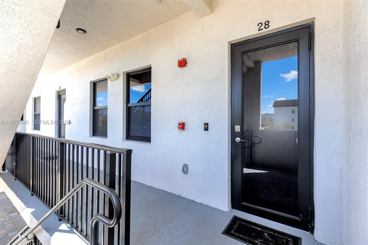 7925 NW 104th Ave # 28, Doral FL 33178