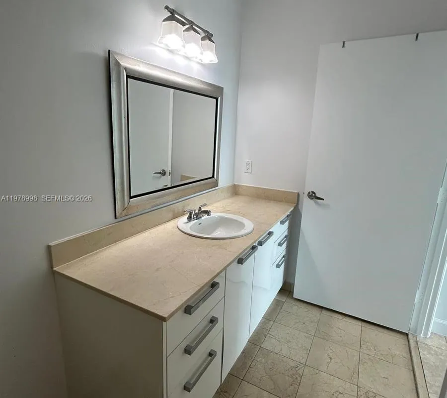 2525 SW 3rd Ave # 1402, Miami FL 33129