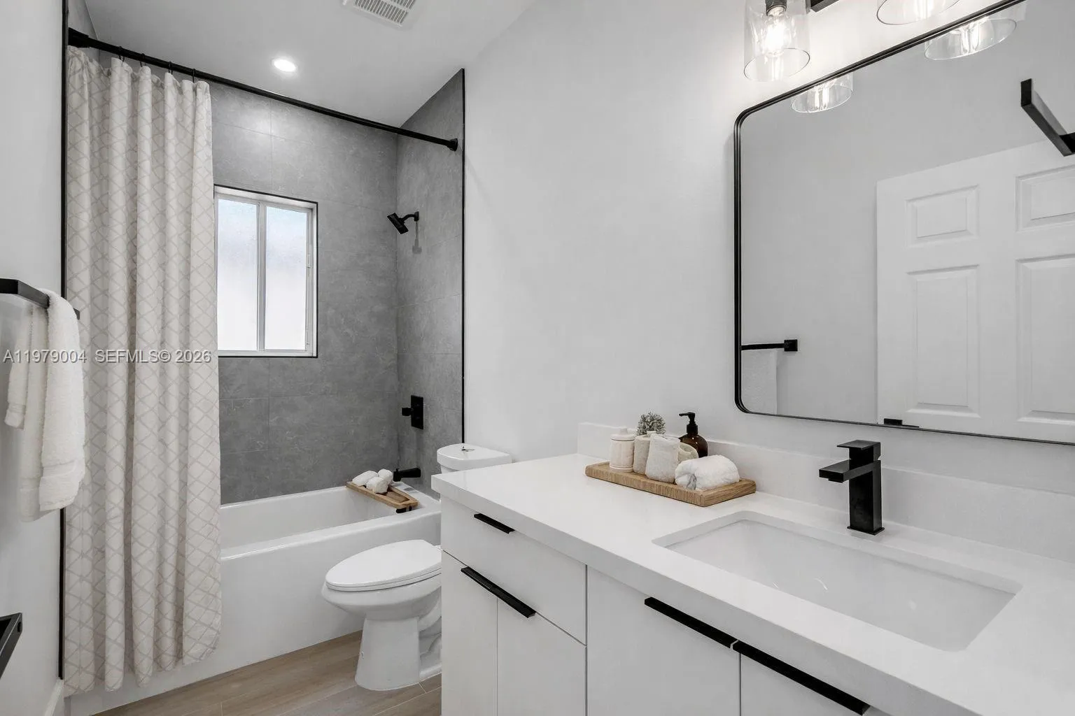 354 NE 35th Ave, Homestead FL 33033