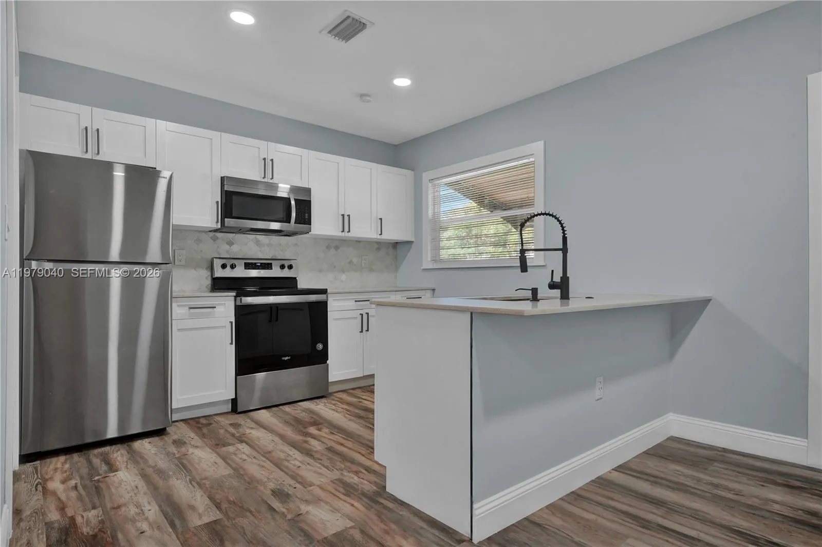 607 SW 9th St, Fort Lauderdale FL 33315