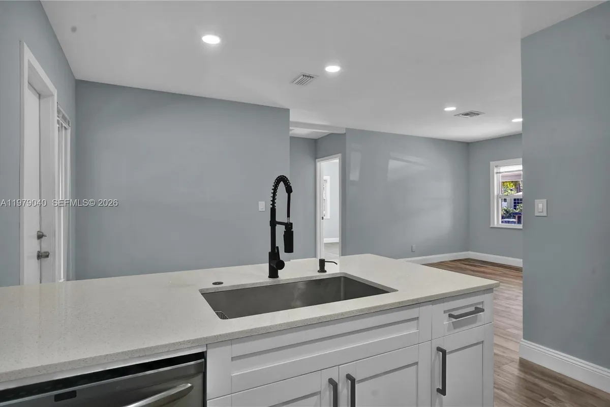 607 SW 9th St, Fort Lauderdale FL 33315