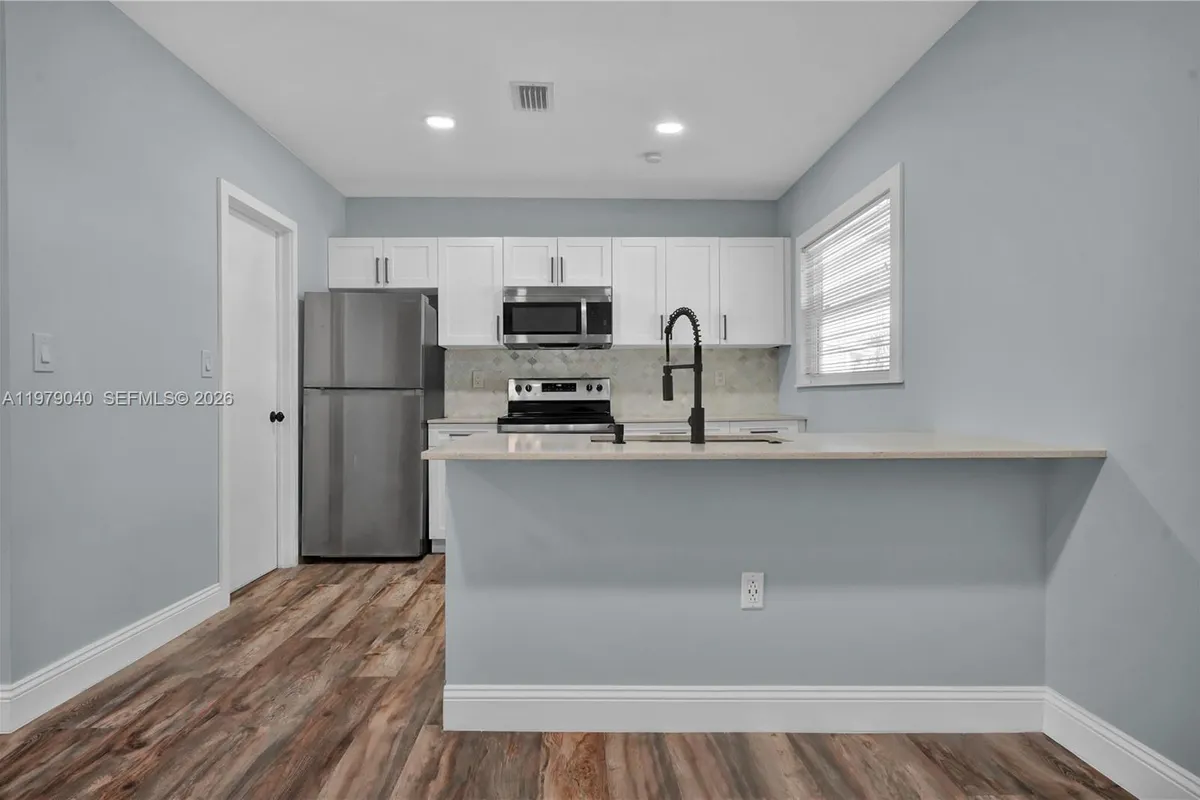 607 SW 9th St, Fort Lauderdale FL 33315