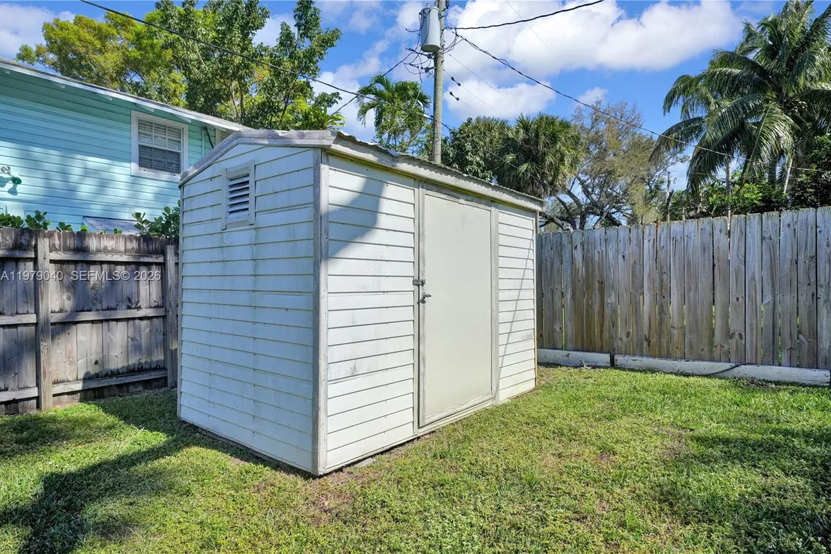 607 SW 9th St, Fort Lauderdale FL 33315