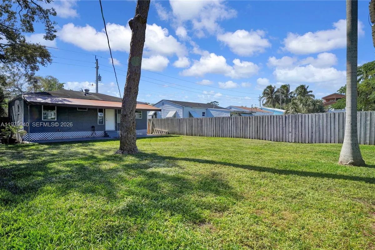 607 SW 9th St, Fort Lauderdale FL 33315