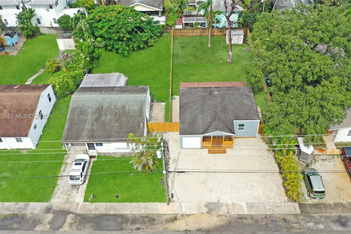 607 SW 9th St, Fort Lauderdale FL 33315