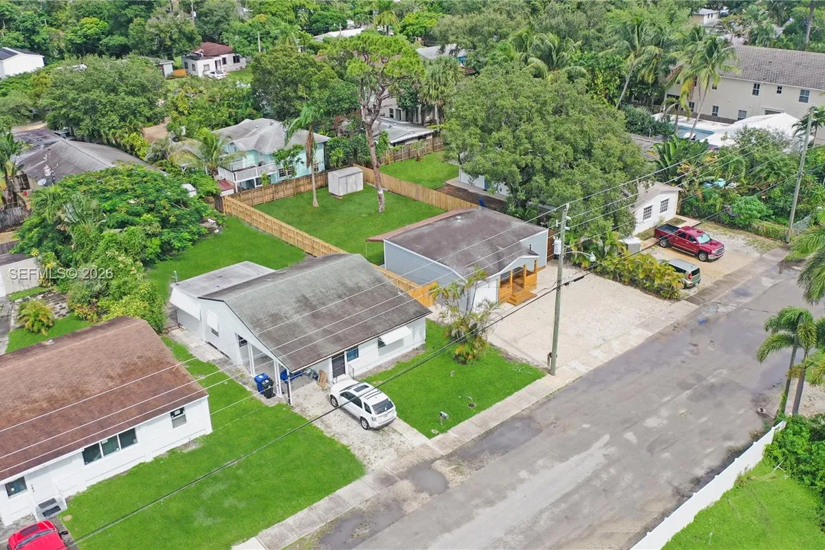 607 SW 9th St, Fort Lauderdale FL 33315
