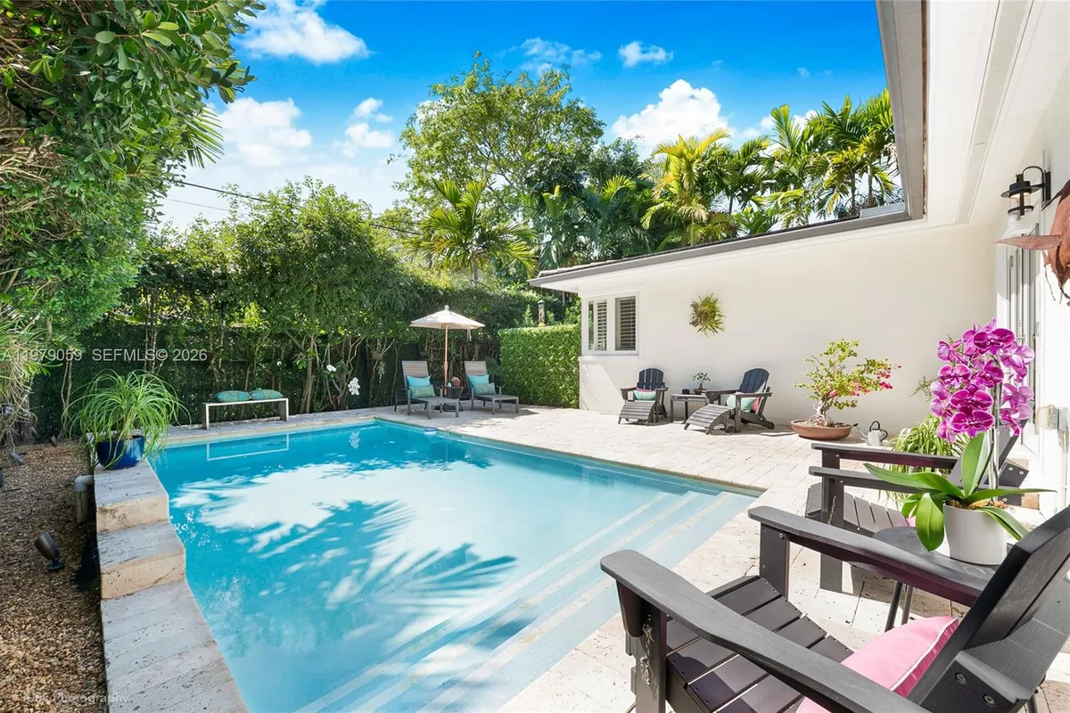 424 Sansovino Ave, Coral Gables FL 33146