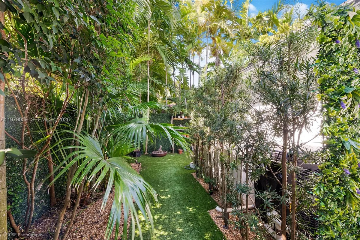 424 Sansovino Ave, Coral Gables FL 33146