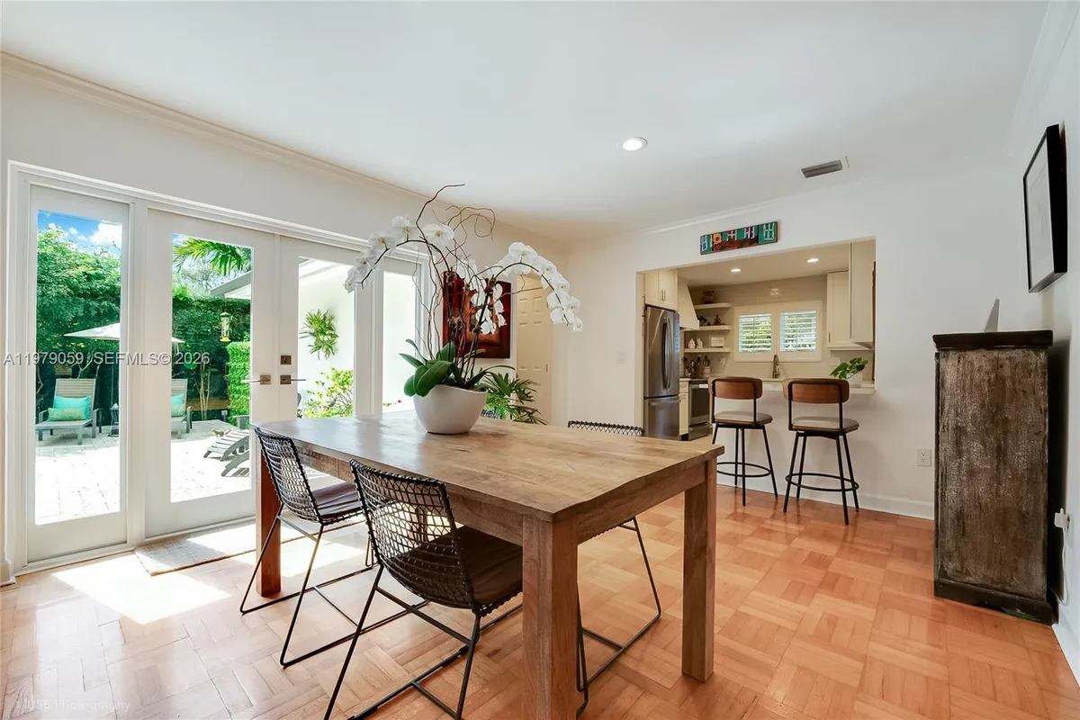 424 Sansovino Ave, Coral Gables FL 33146