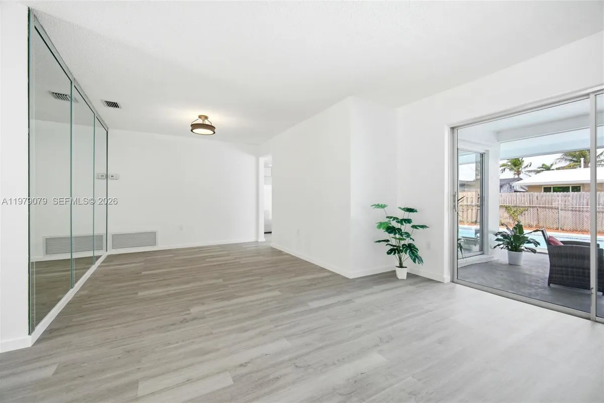 9241 Sunset Strip, Sunrise FL 33322