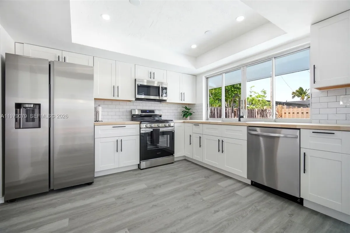 9241 Sunset Strip, Sunrise FL 33322