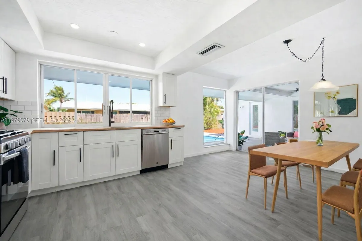 9241 Sunset Strip, Sunrise FL 33322