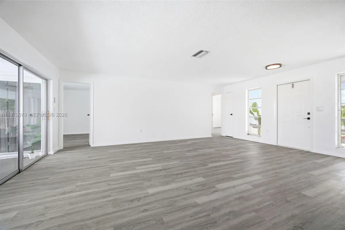 9241 Sunset Strip, Sunrise FL 33322