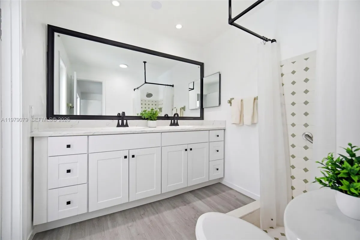 9241 Sunset Strip, Sunrise FL 33322