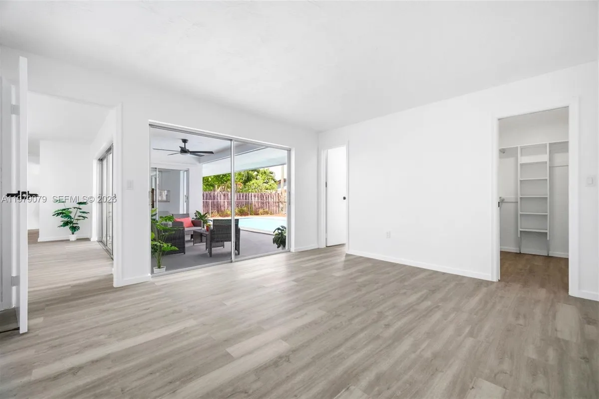 9241 Sunset Strip, Sunrise FL 33322