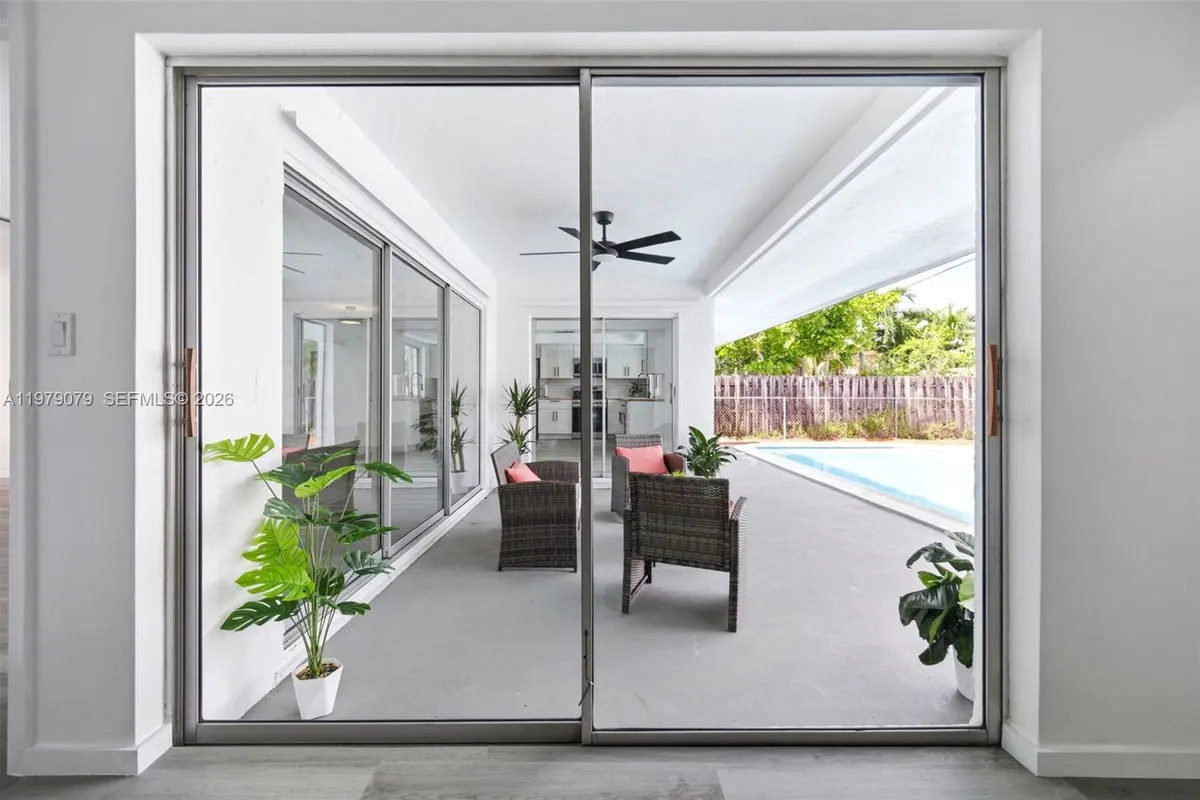 9241 Sunset Strip, Sunrise FL 33322