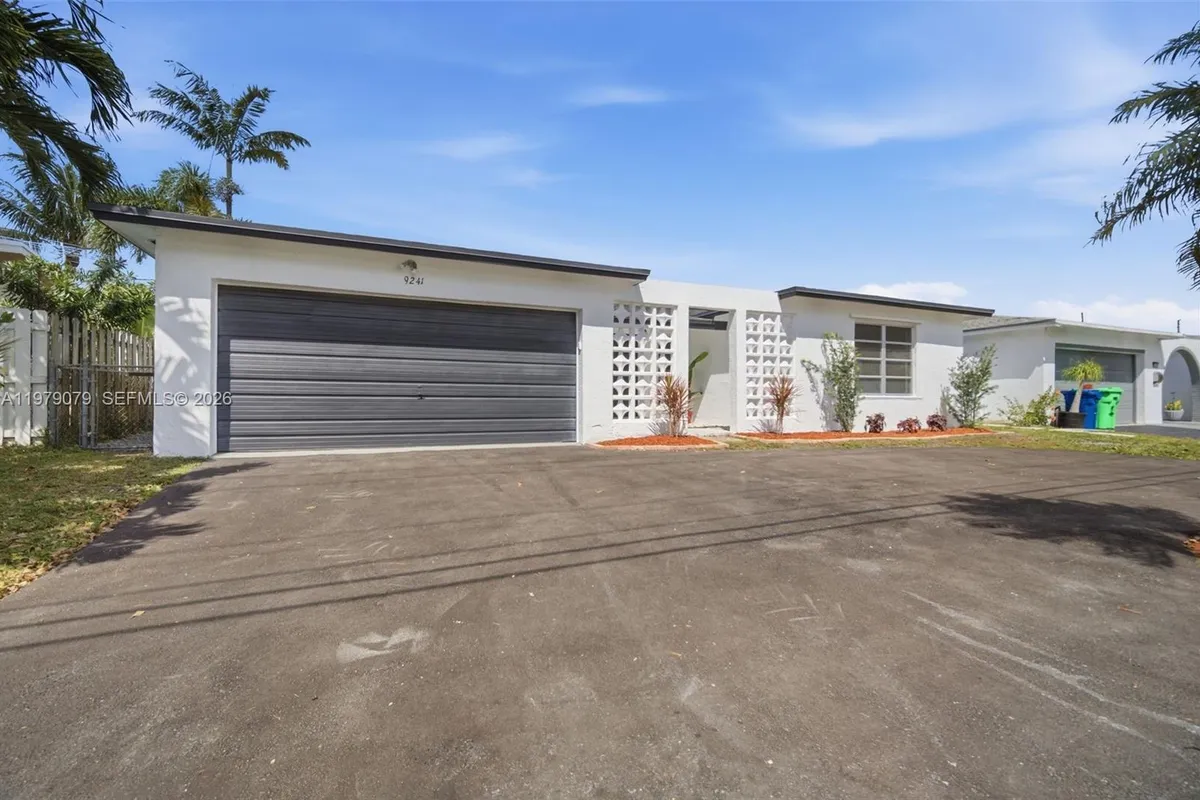 9241 Sunset Strip, Sunrise FL 33322