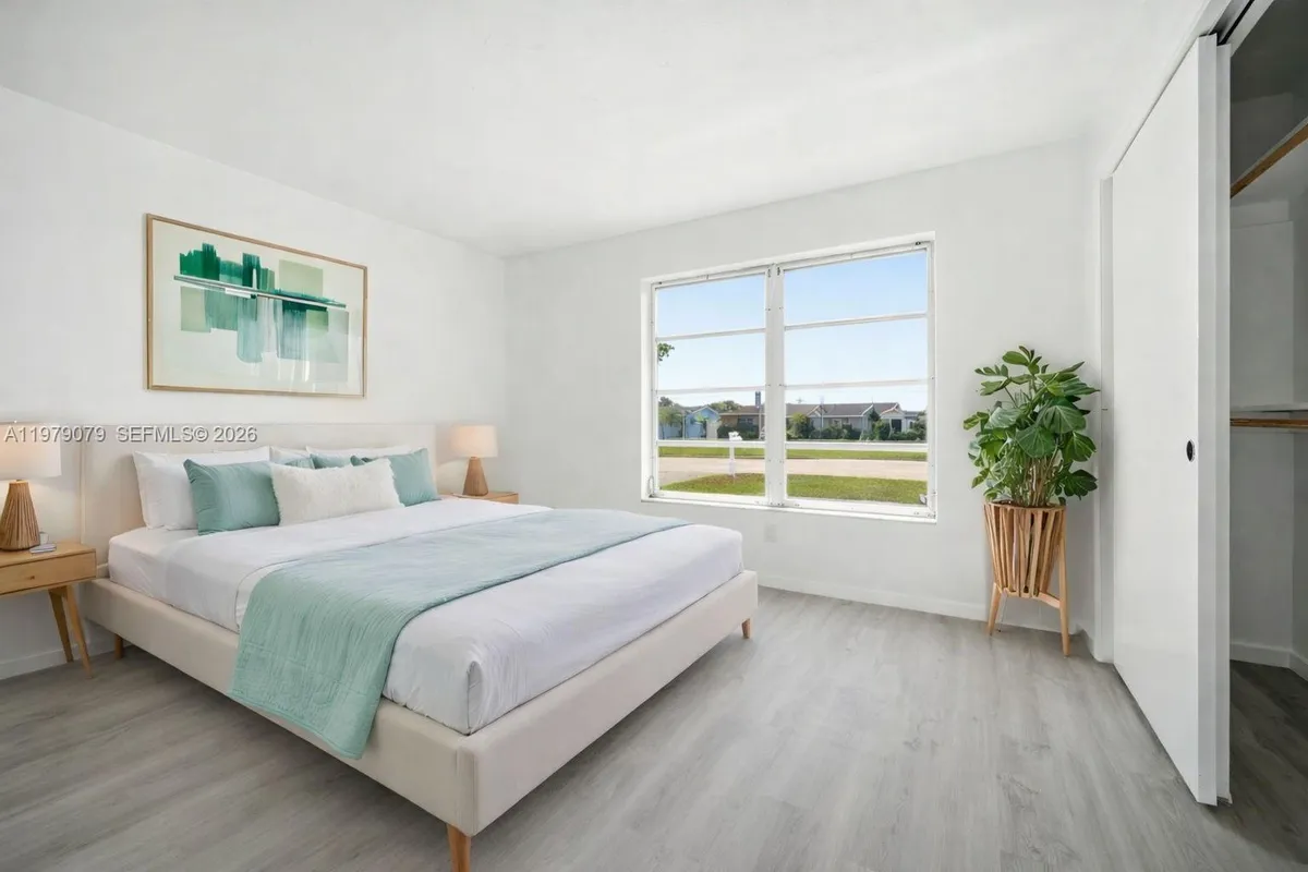 9241 Sunset Strip, Sunrise FL 33322