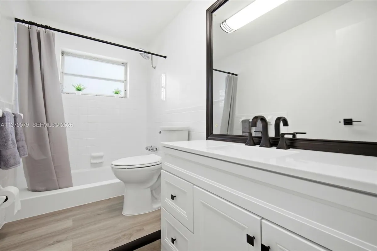 9241 Sunset Strip, Sunrise FL 33322