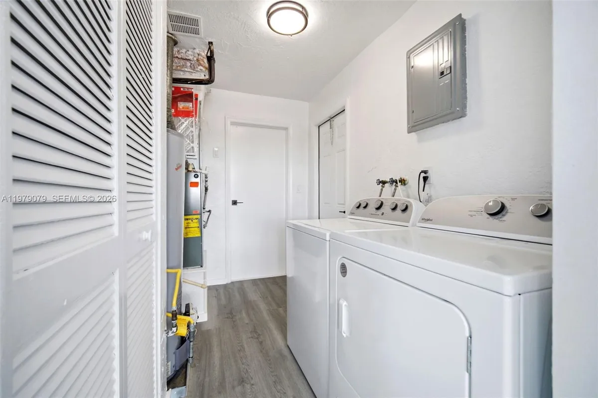 9241 Sunset Strip, Sunrise FL 33322