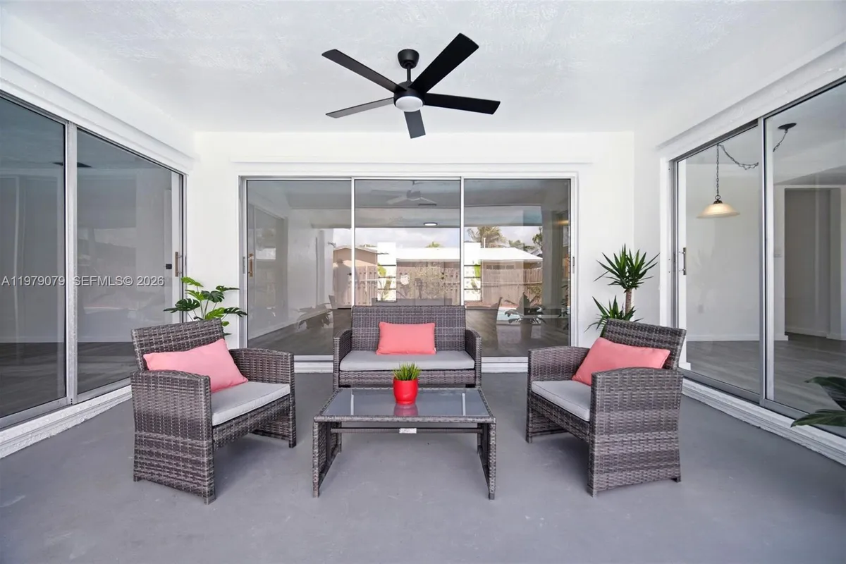 9241 Sunset Strip, Sunrise FL 33322