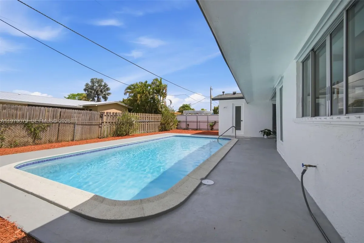 9241 Sunset Strip, Sunrise FL 33322