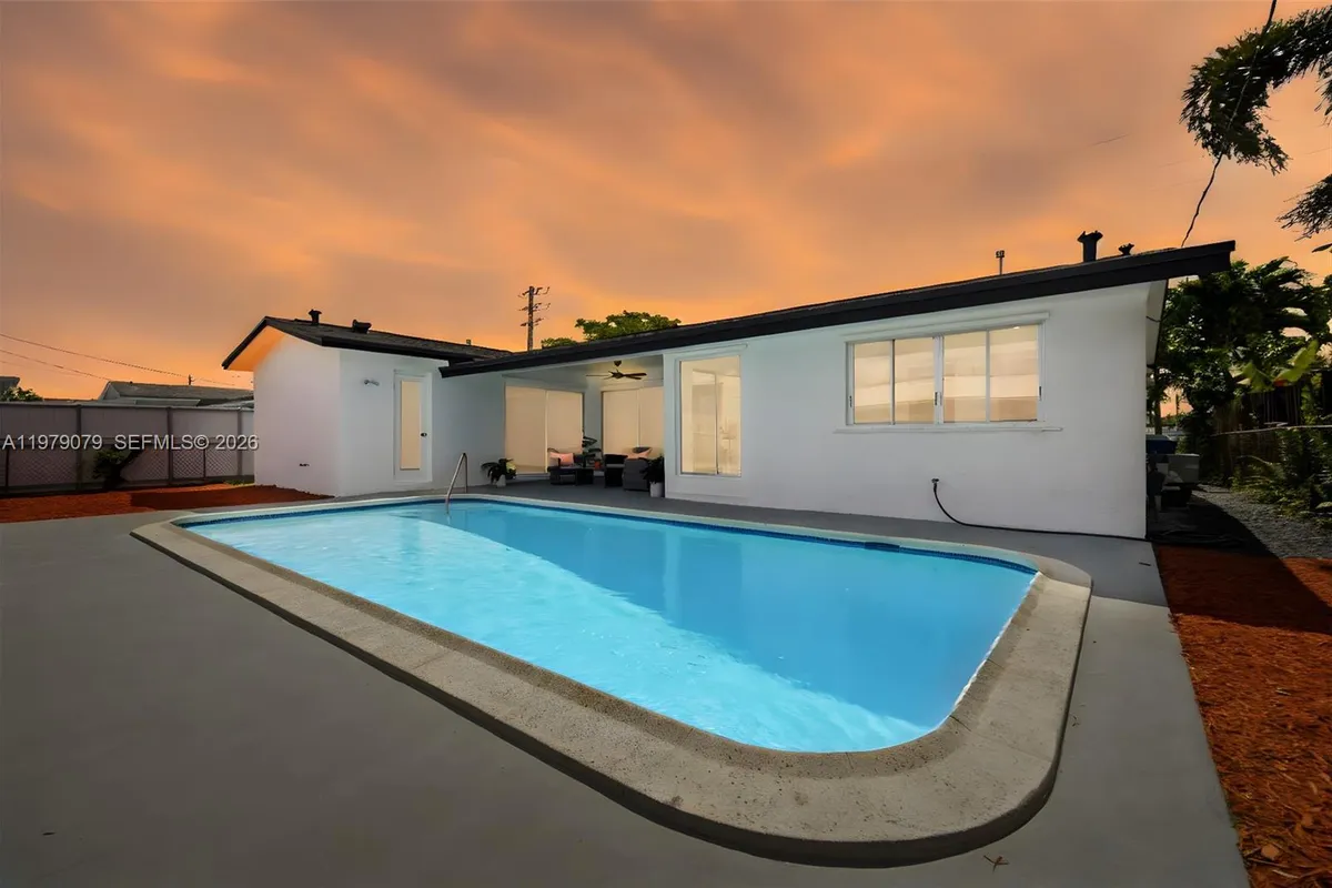 9241 Sunset Strip, Sunrise FL 33322