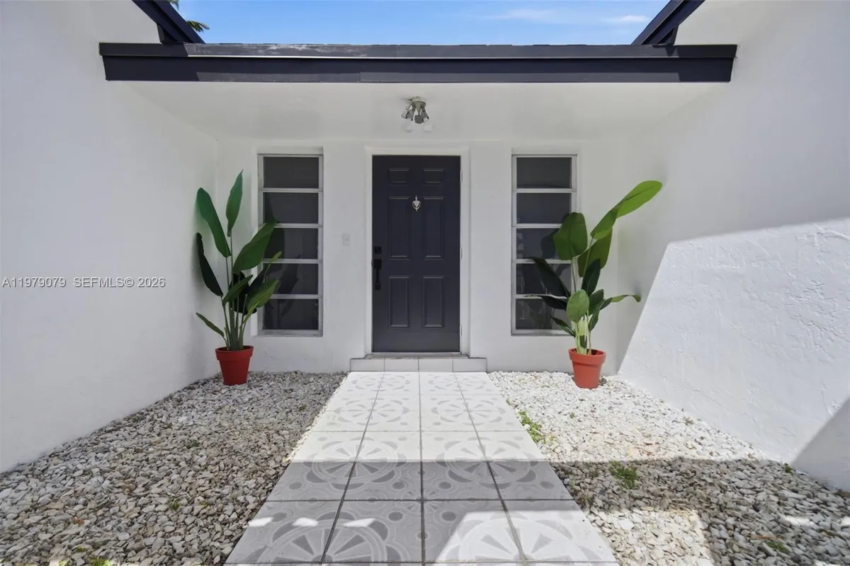 9241 Sunset Strip, Sunrise FL 33322