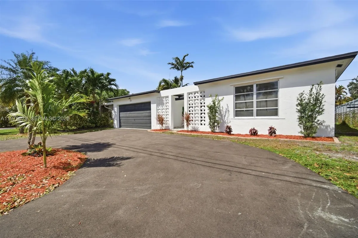 9241 Sunset Strip, Sunrise FL 33322