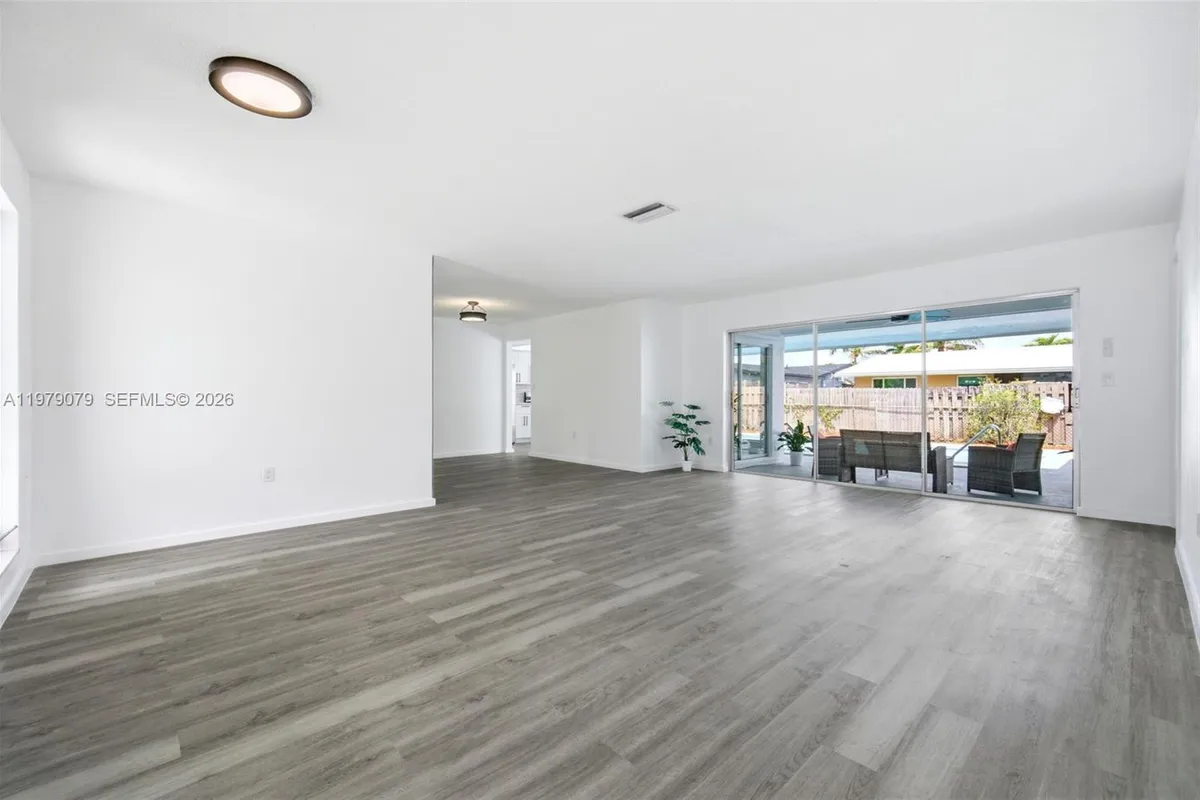 9241 Sunset Strip, Sunrise FL 33322