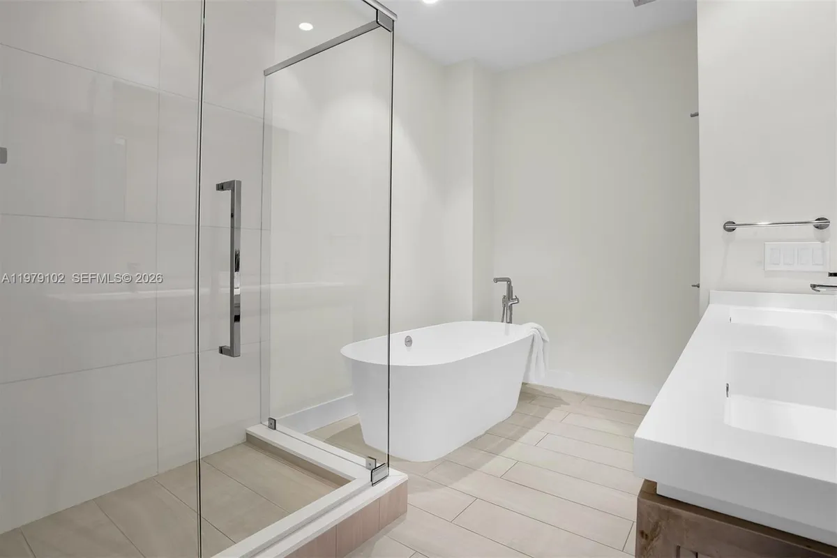 2000 Metropica Way, Sunrise FL 33323