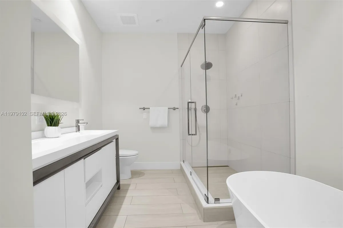 2000 Metropica Way, Sunrise FL 33323