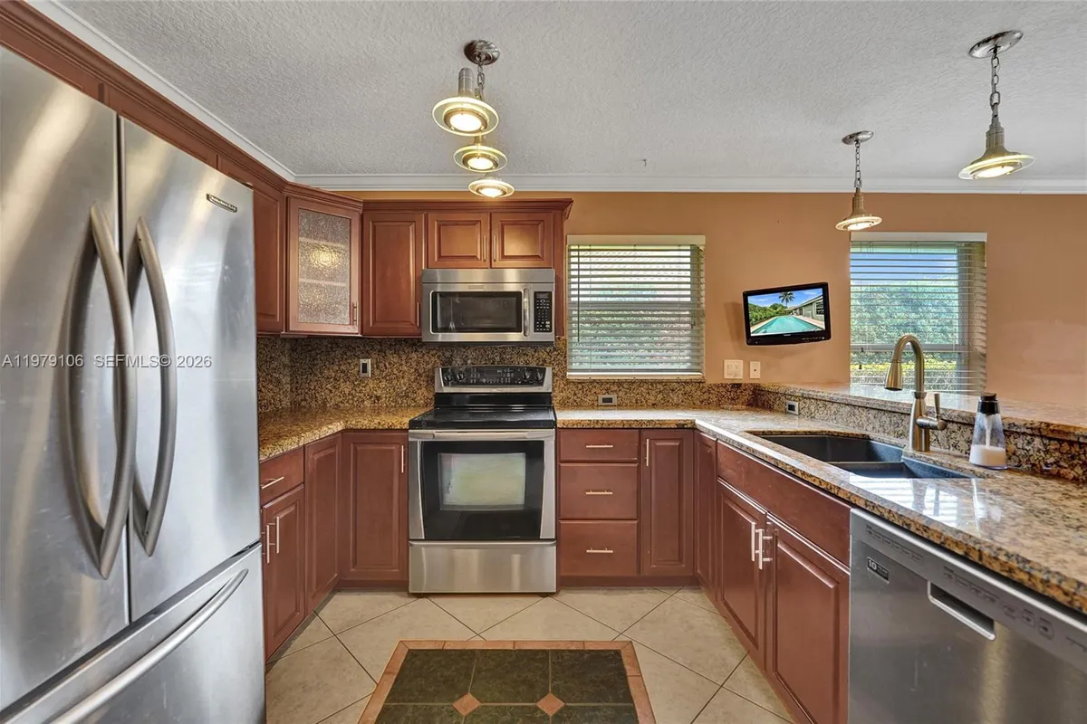 4242 NW 66th St, Coconut Creek FL 33073