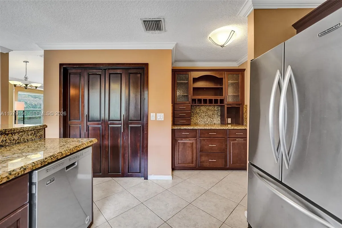 4242 NW 66th St, Coconut Creek FL 33073