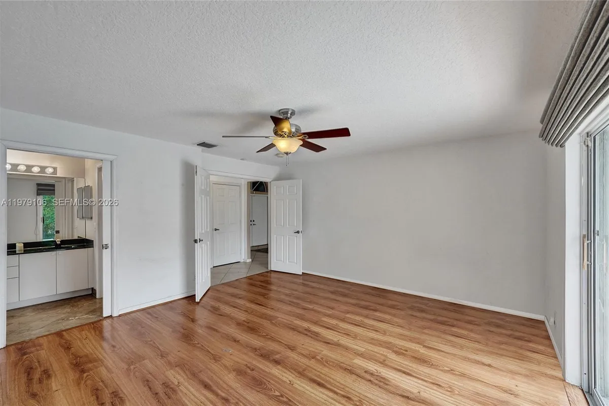 4242 NW 66th St, Coconut Creek FL 33073