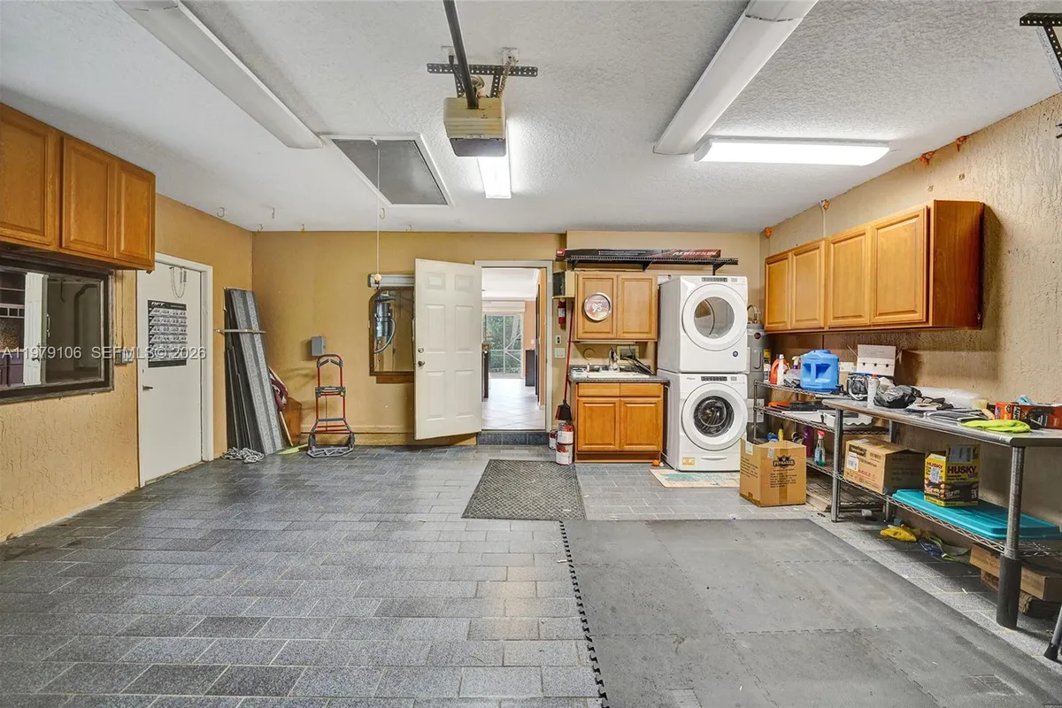 4242 NW 66th St, Coconut Creek FL 33073