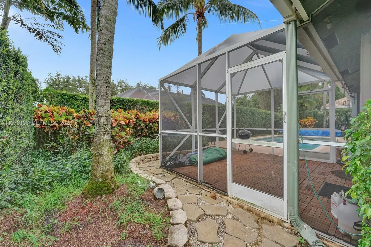 4242 NW 66th St, Coconut Creek FL 33073