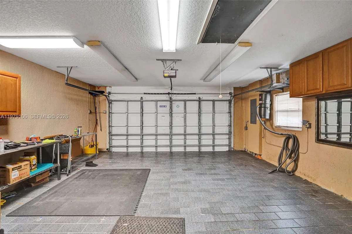 4242 NW 66th St, Coconut Creek FL 33073