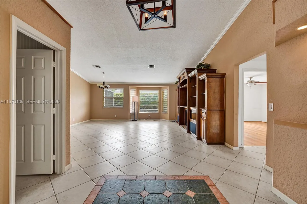 4242 NW 66th St, Coconut Creek FL 33073