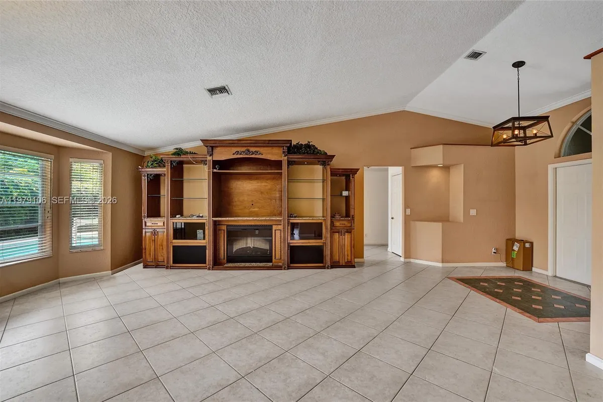 4242 NW 66th St, Coconut Creek FL 33073