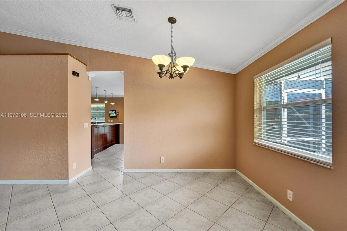 4242 NW 66th St, Coconut Creek FL 33073