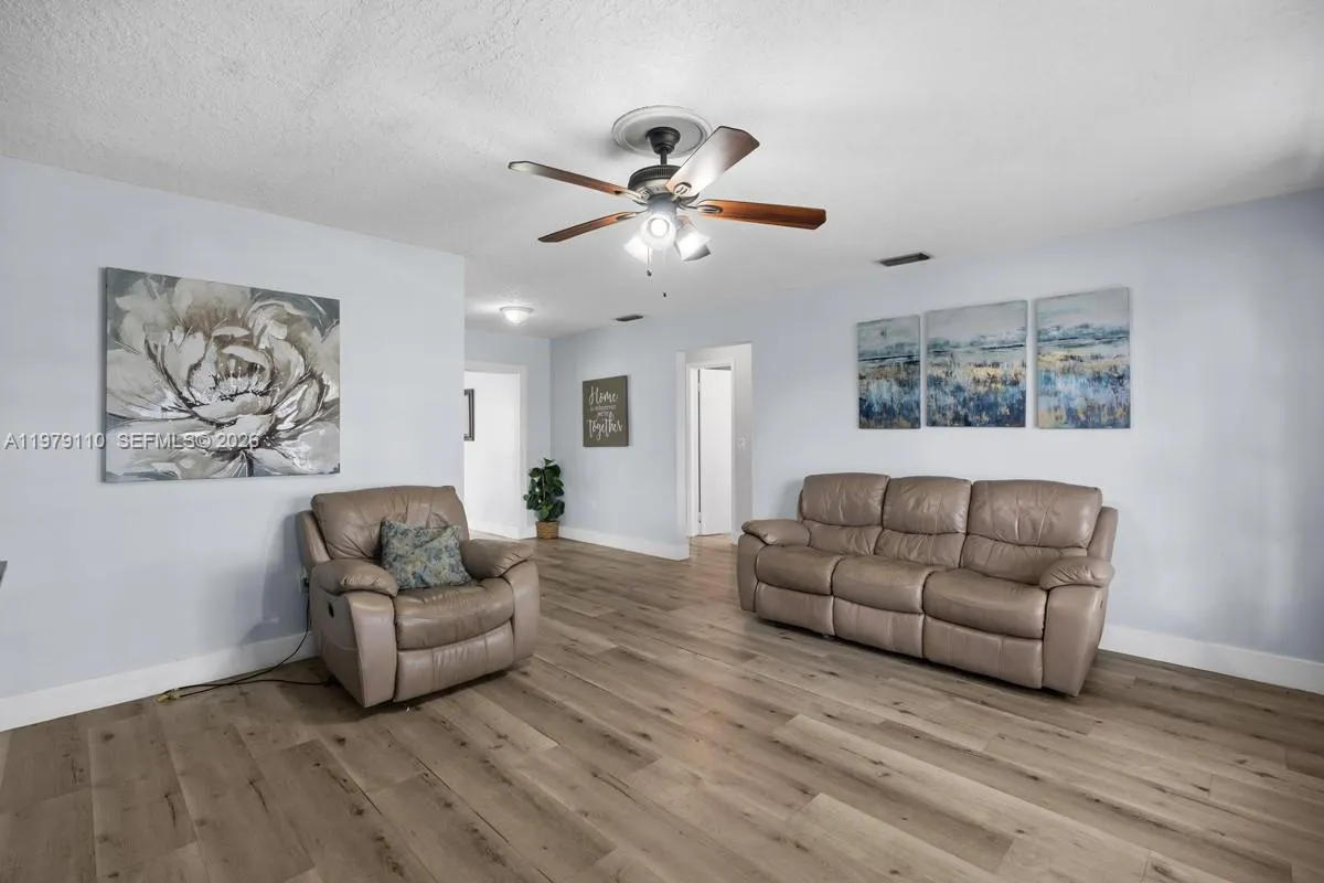 2286 NW 81st Ave, Sunrise FL 33322