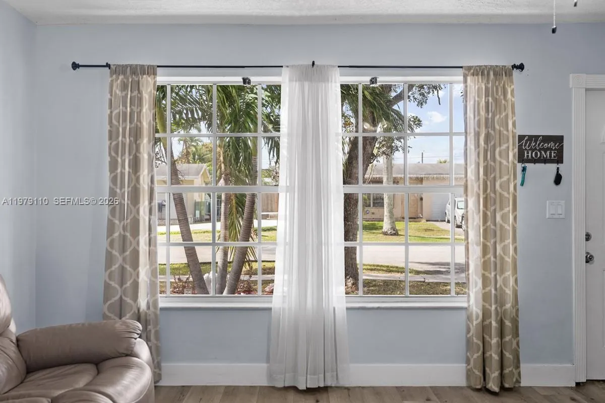 2286 NW 81st Ave, Sunrise FL 33322