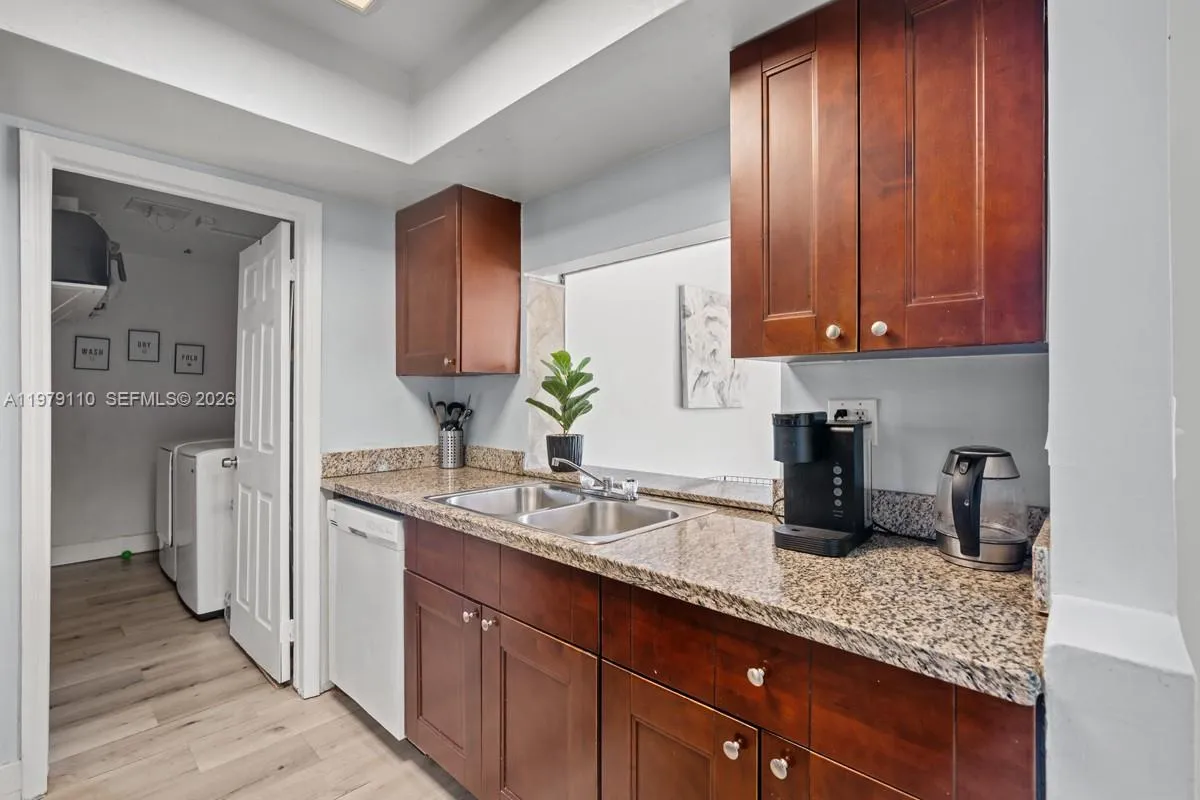 2286 NW 81st Ave, Sunrise FL 33322