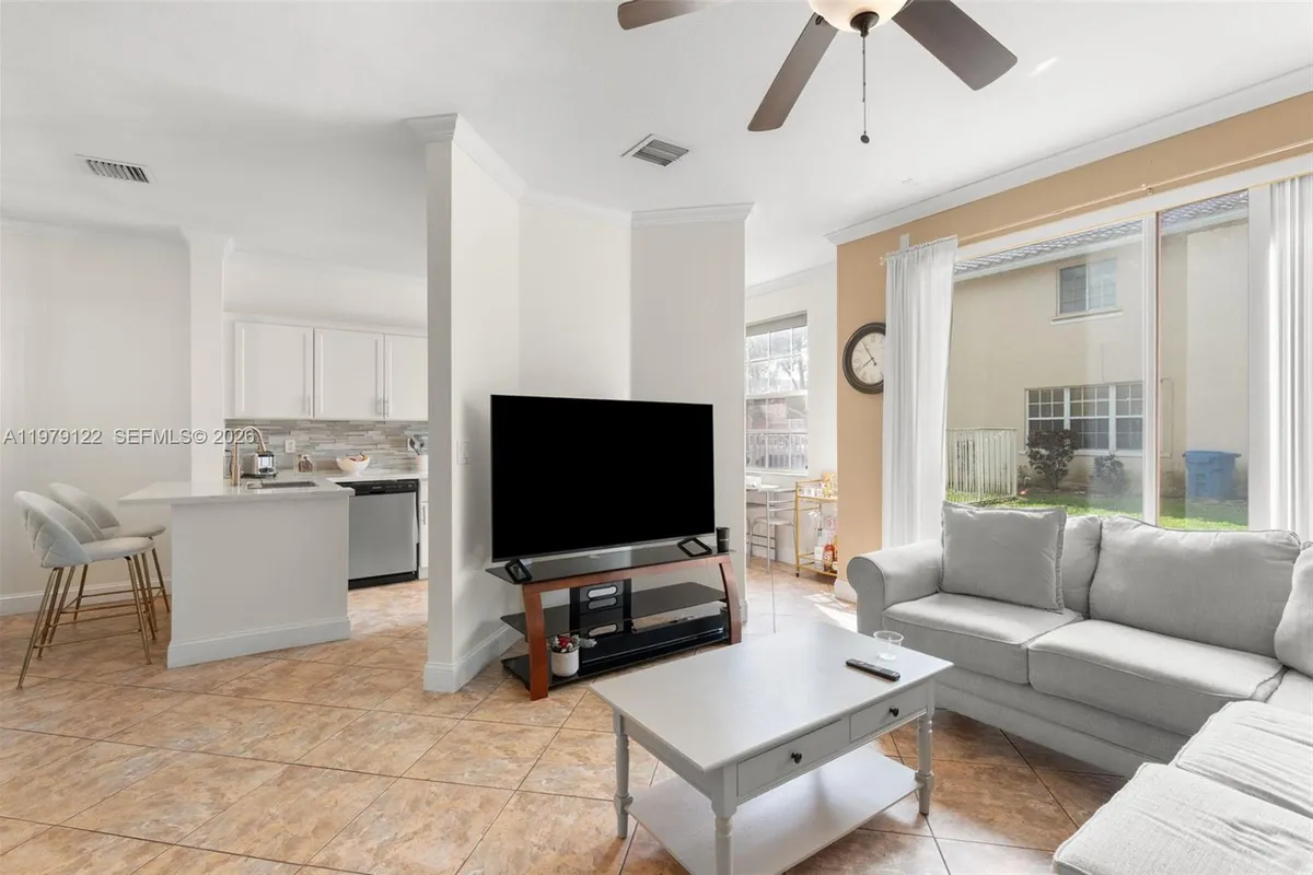 3811 NW 91st Ter, Sunrise FL 33351