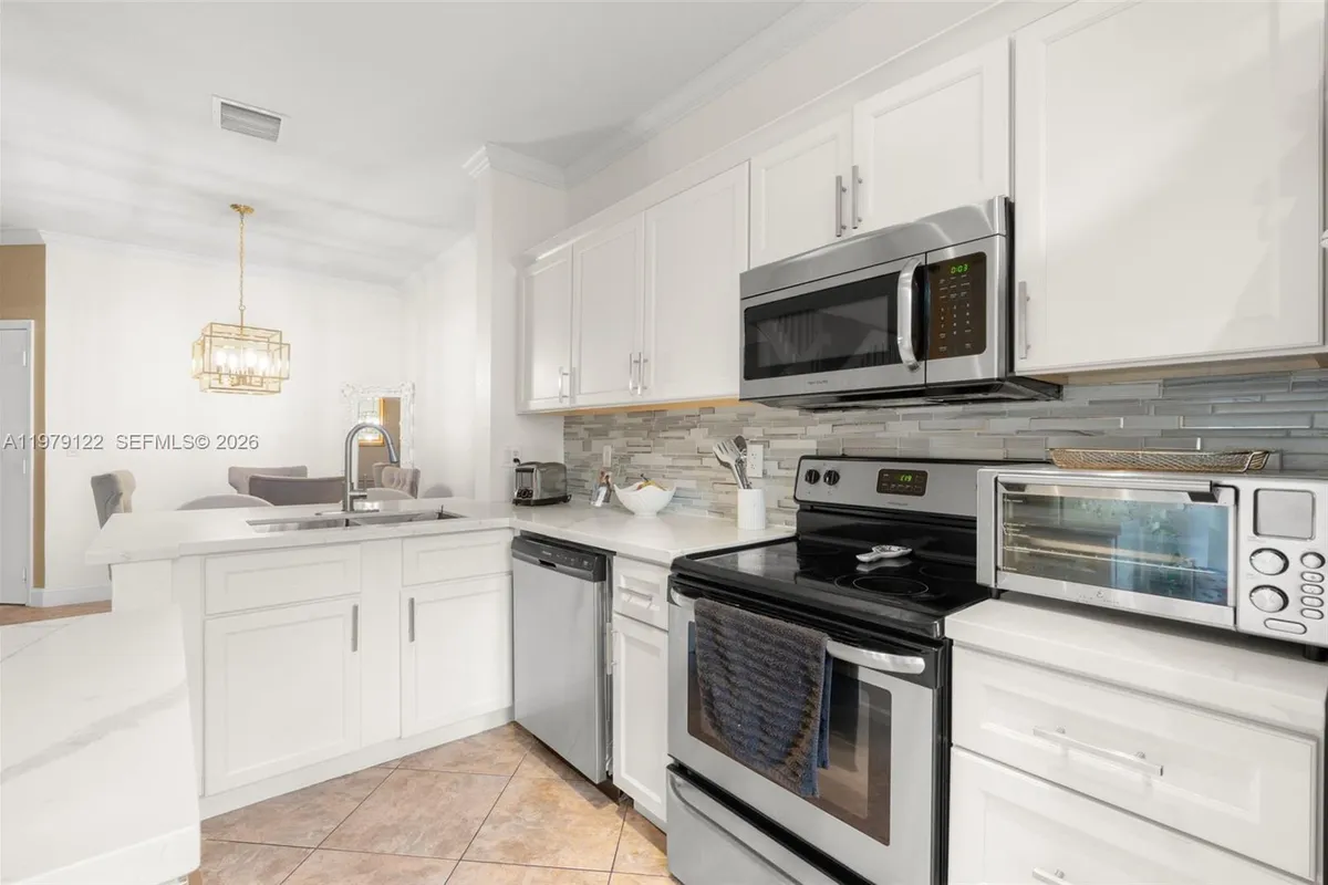 3811 NW 91st Ter, Sunrise FL 33351