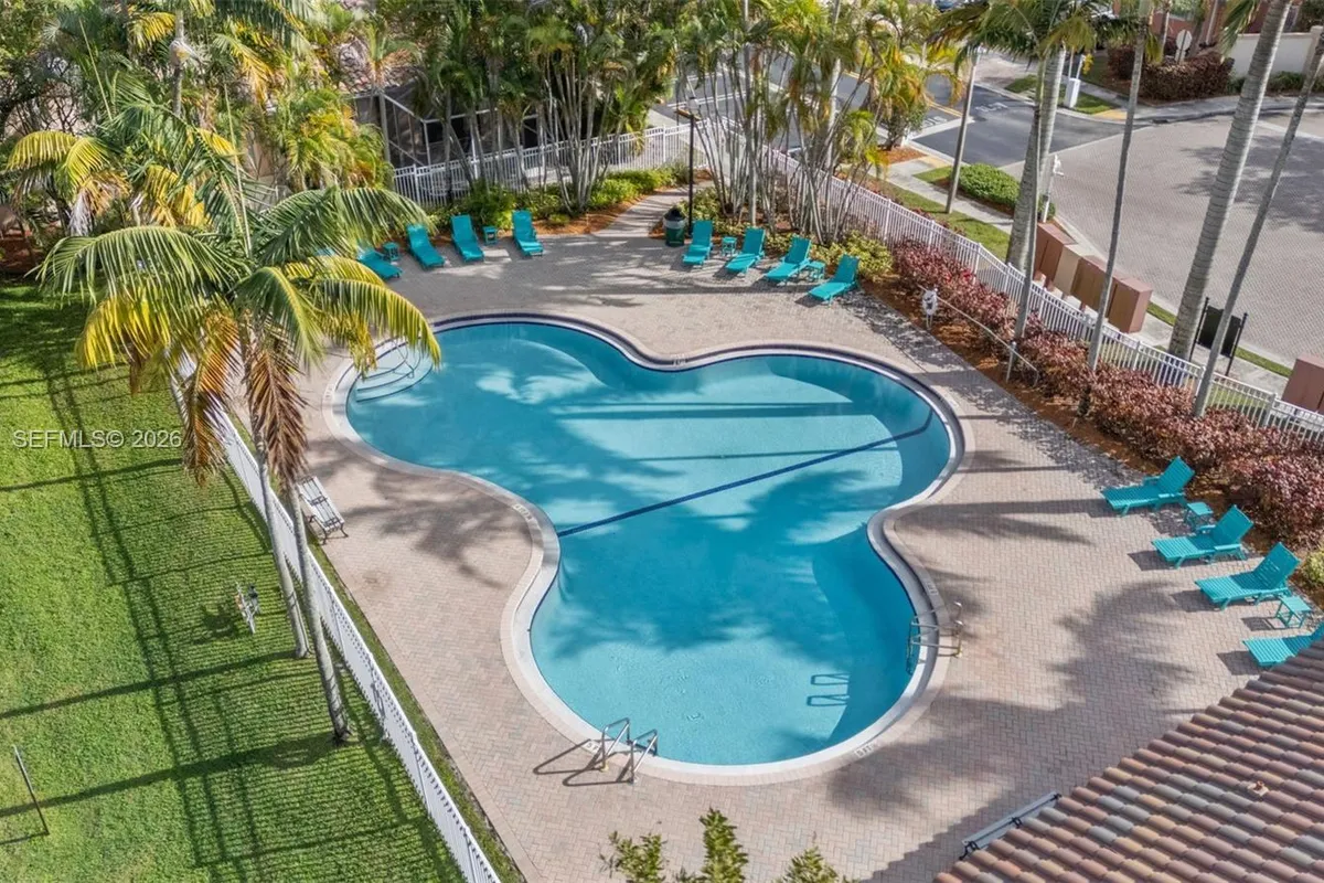 3811 NW 91st Ter, Sunrise FL 33351